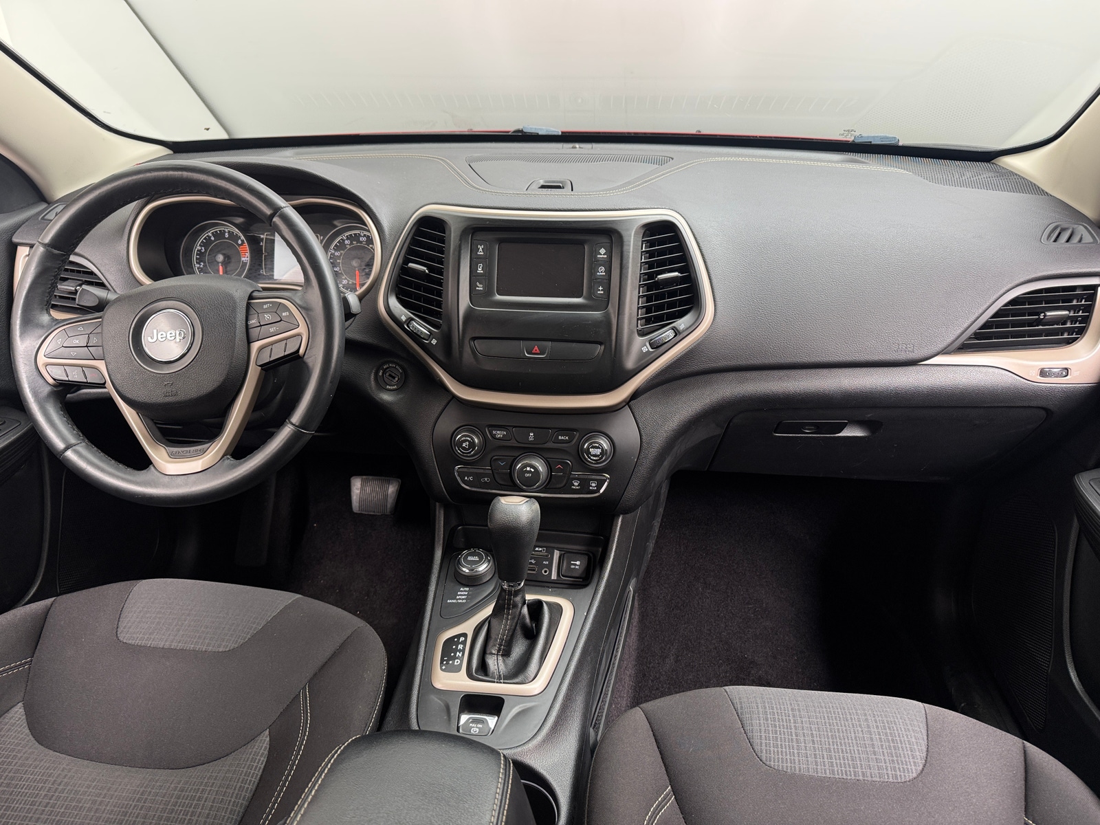 Thumbnail: 2017 Jeep Cherokee - 3