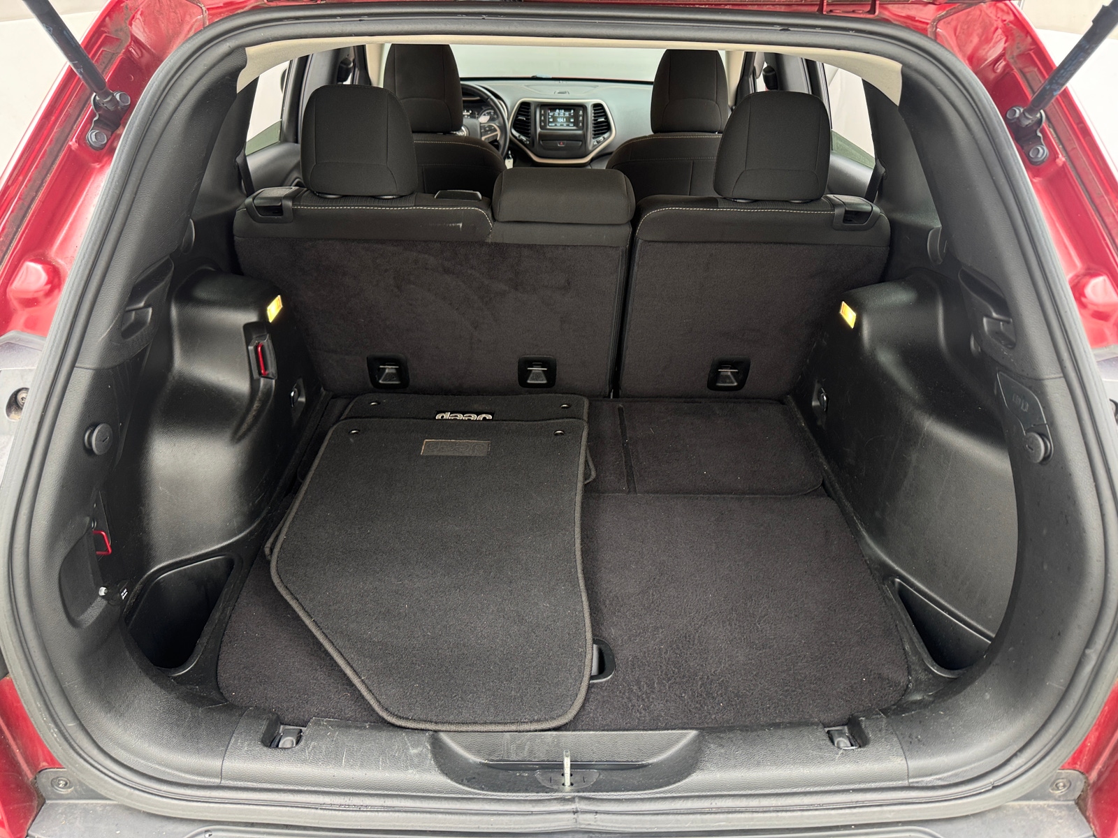 Thumbnail: 2017 Jeep Cherokee - 7