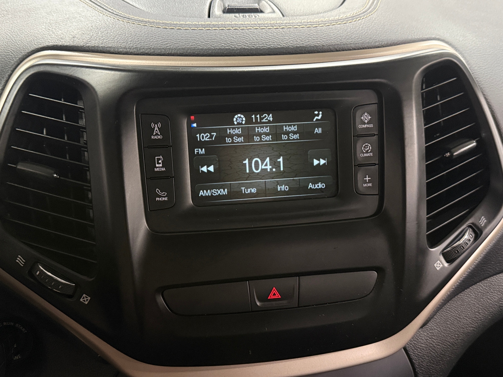 Thumbnail: 2017 Jeep Cherokee - 4