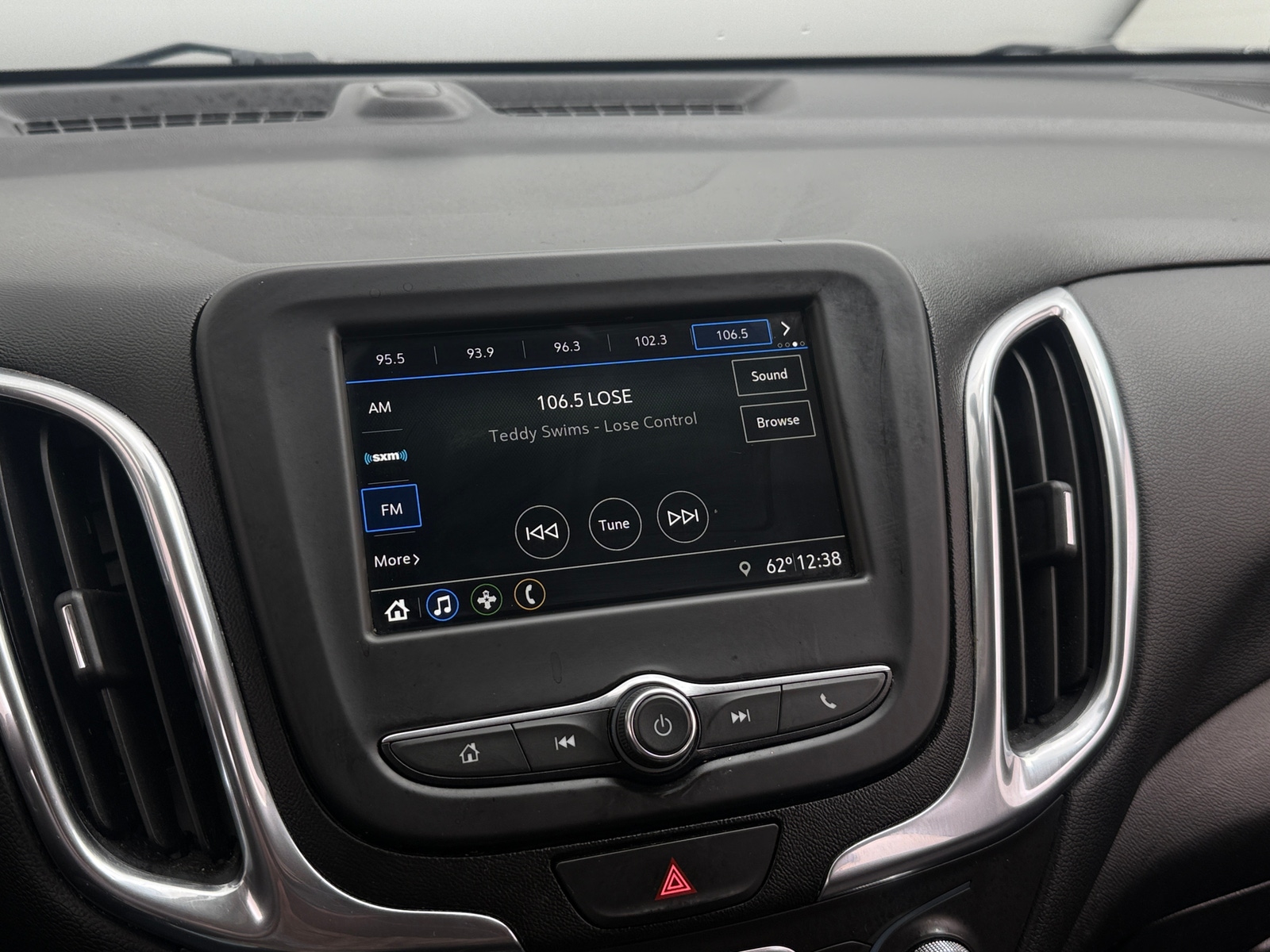 Thumbnail: 2019 Chevrolet Equinox - 4