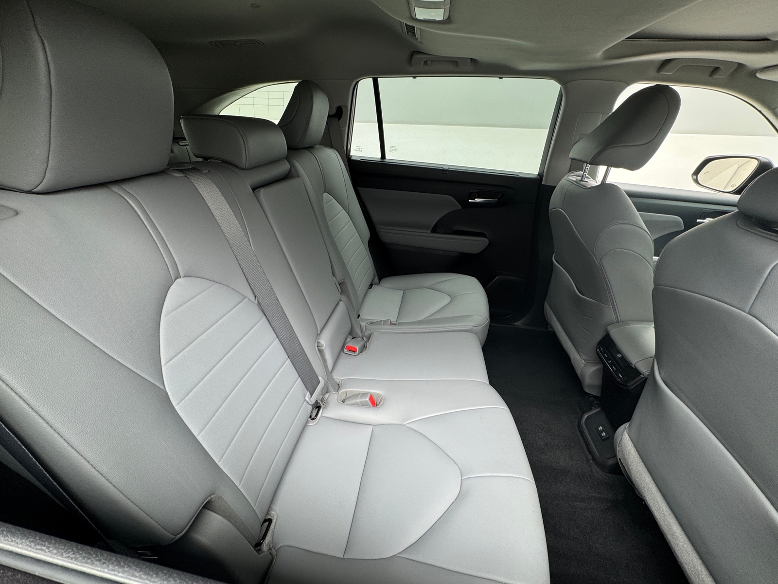 Thumbnail: 2021 Toyota Highlander - 5