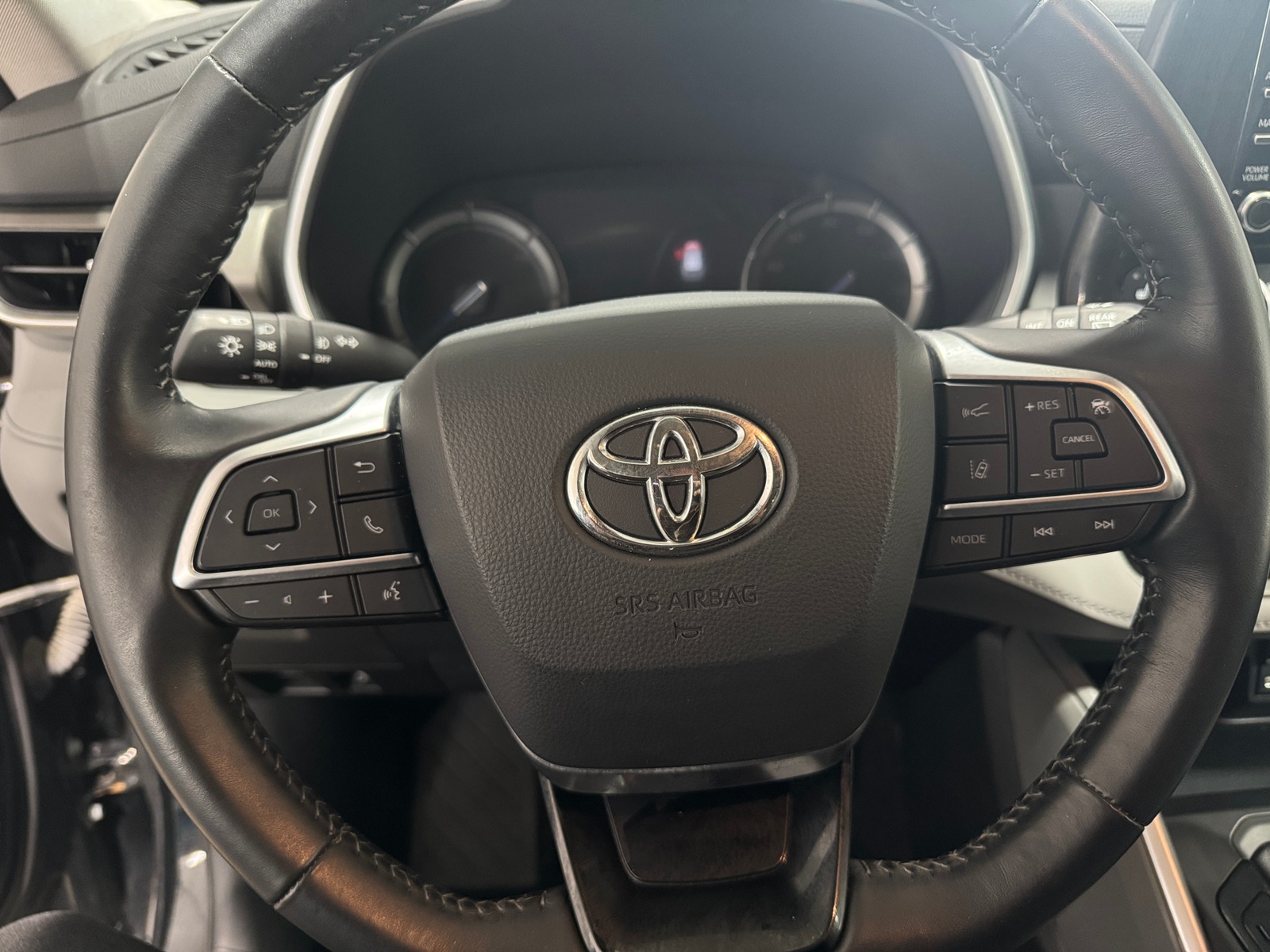Thumbnail: 2021 Toyota Highlander - 4