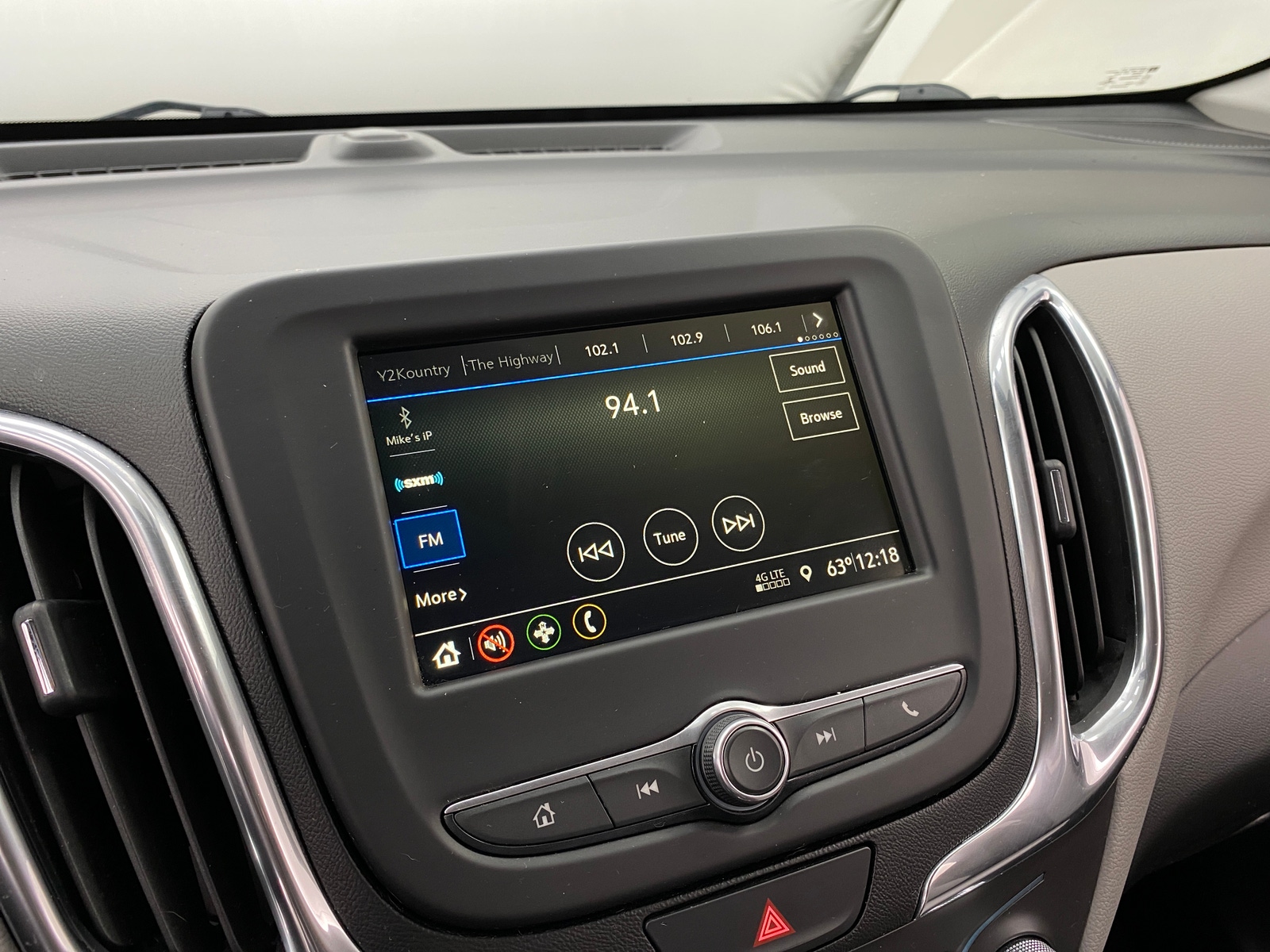 Thumbnail: 2019 Chevrolet Equinox - 4