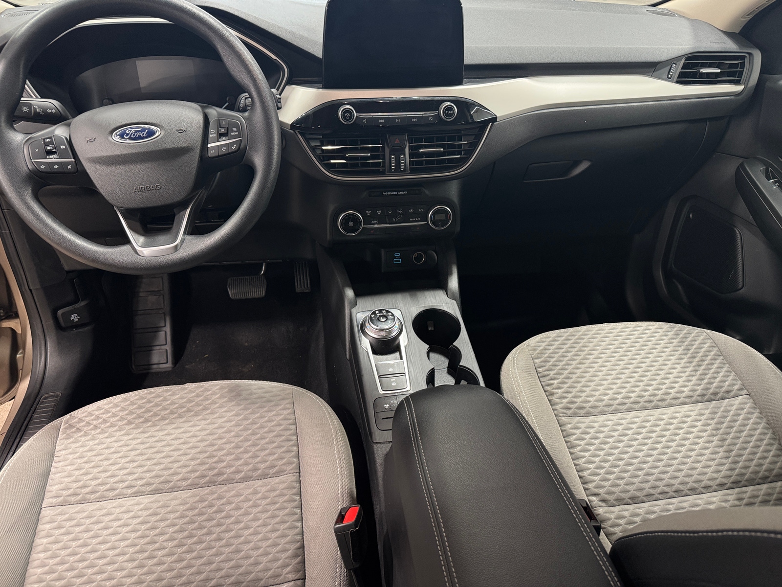 Thumbnail: 2020 Ford Escape - 3