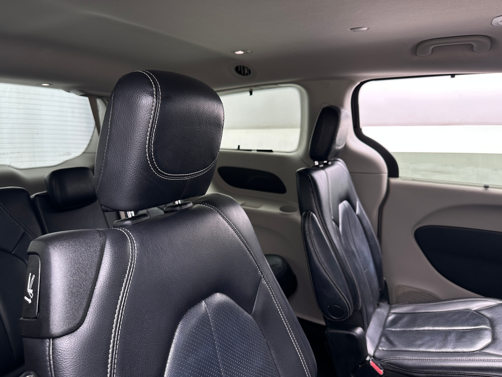 Thumbnail: 2022 Chrysler Pacifica - 5