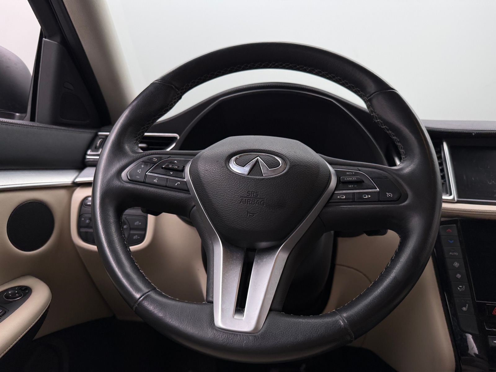 Thumbnail: 2019 INFINITI QX50 - 4