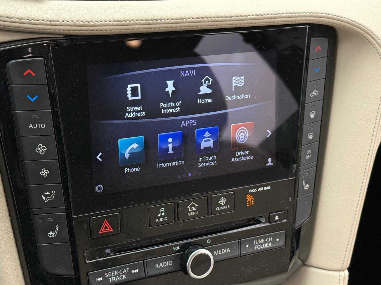 Thumbnail: 2019 INFINITI QX50 - 3