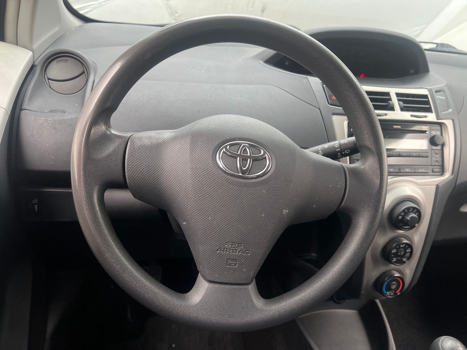 Thumbnail: 2010 Toyota Yaris - 5