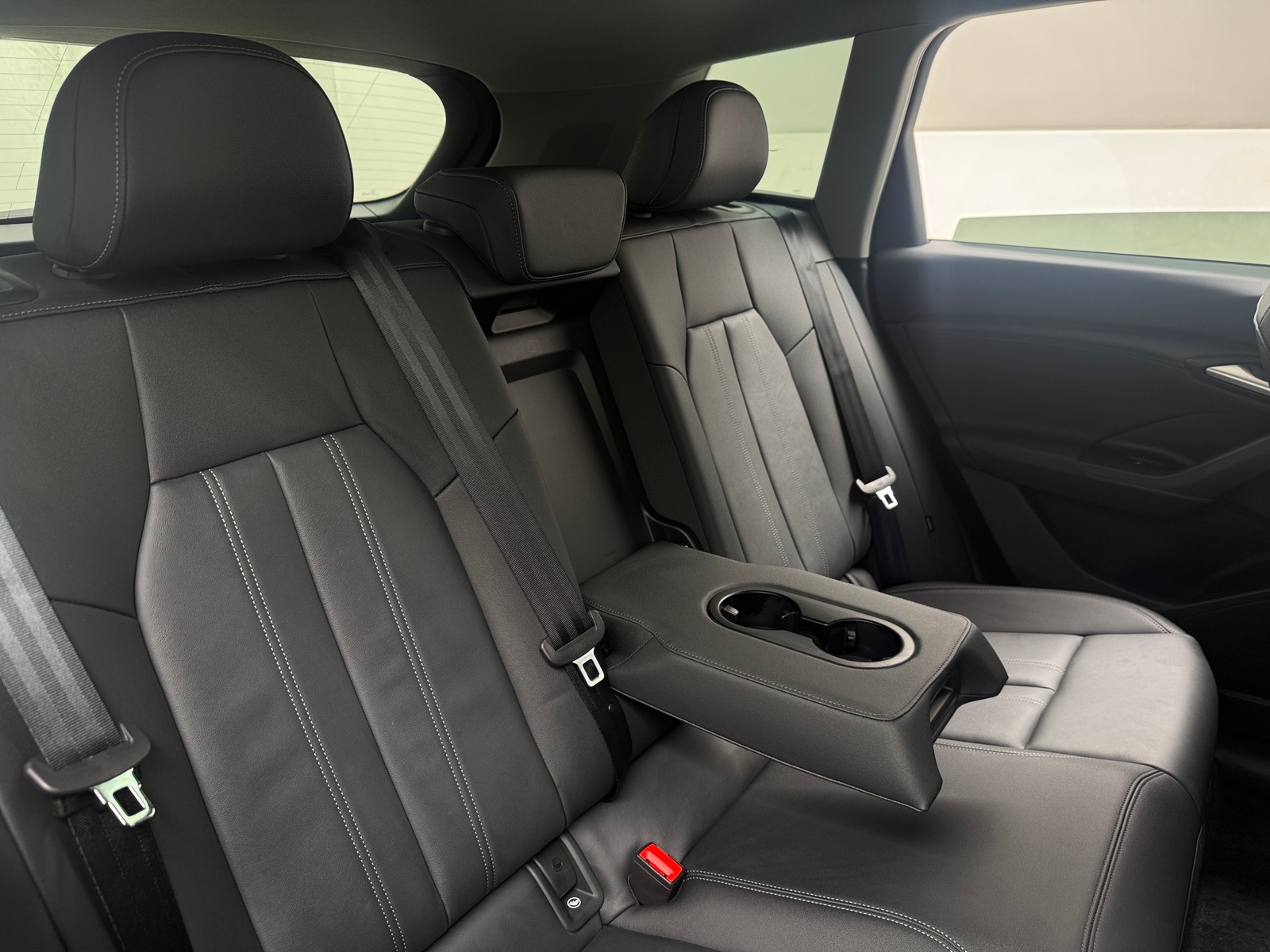 Thumbnail: 2025 Audi Q6 e-tron - 5