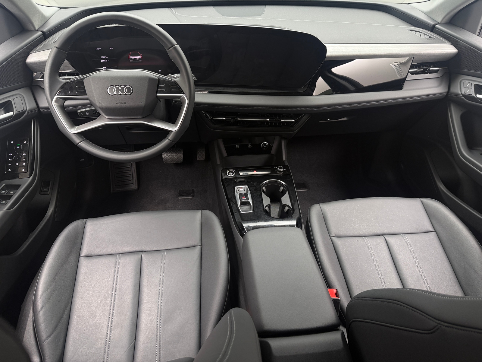 Thumbnail: 2025 Audi Q6 e-tron - 2