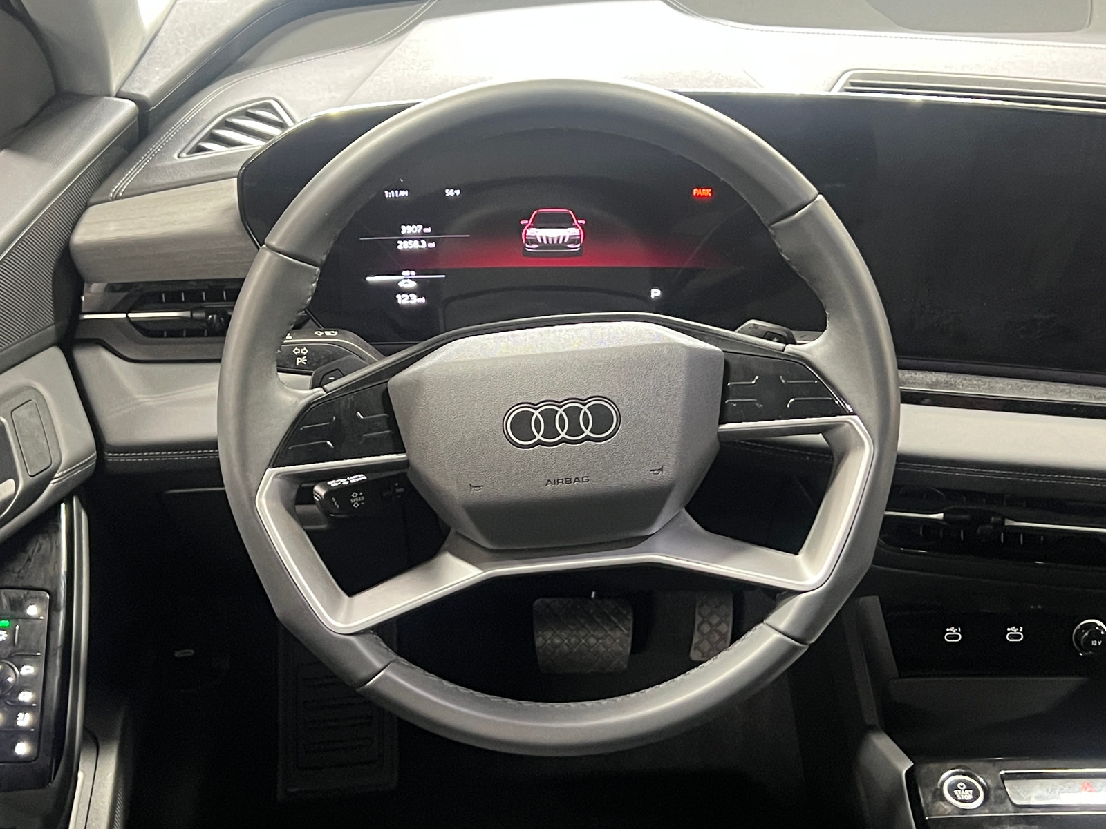 Thumbnail: 2025 Audi Q6 e-tron - 4