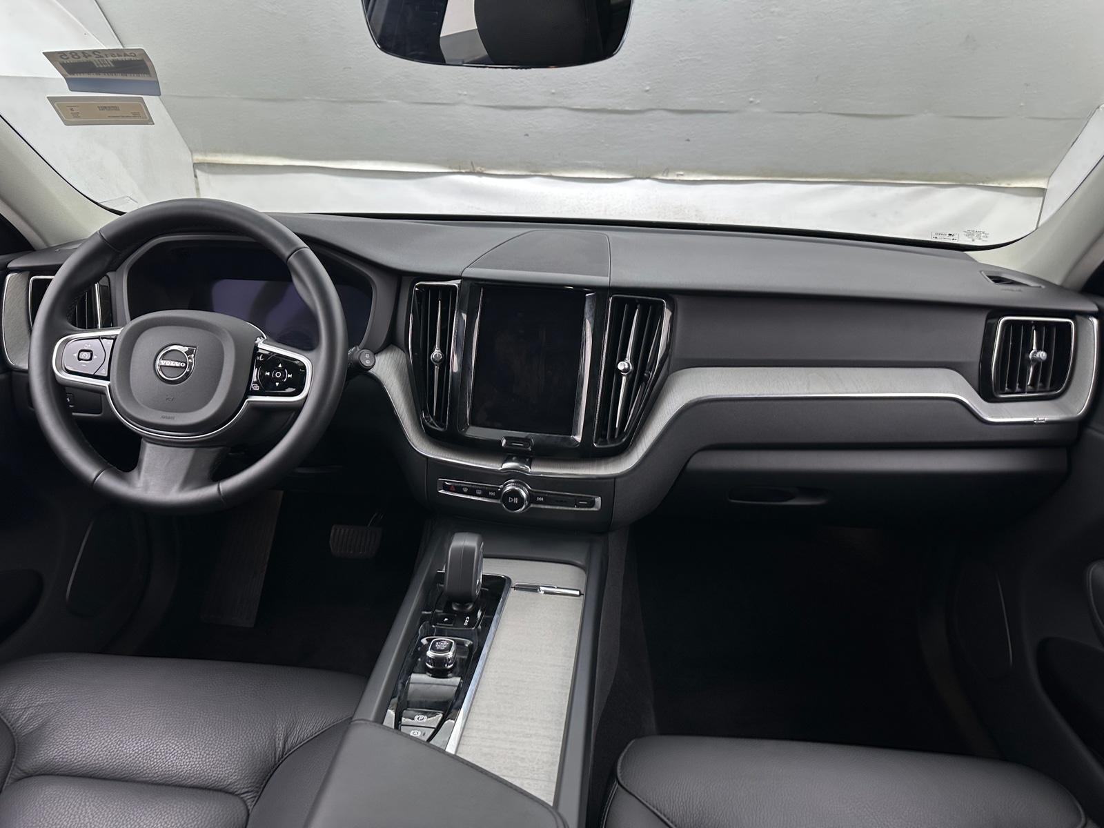 Thumbnail: 2025 Volvo XC60 - 2