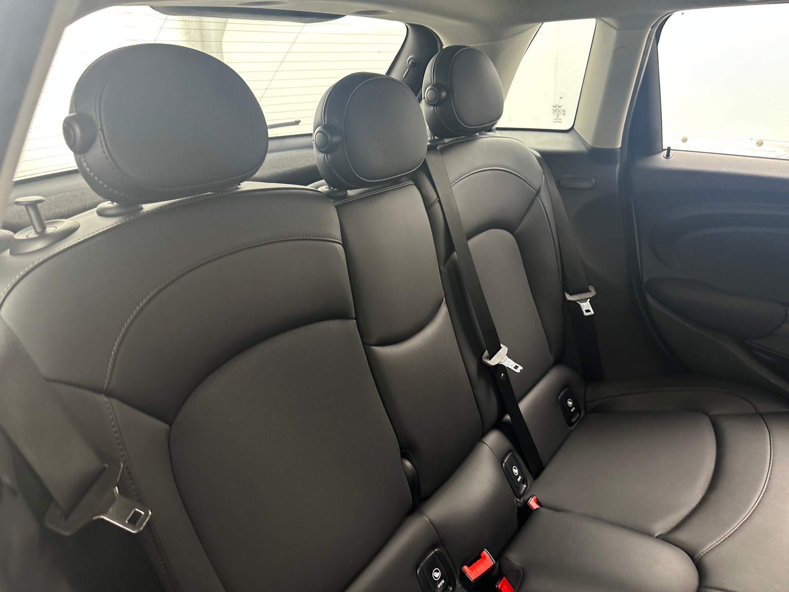 Thumbnail: 2022 MINI Cooper Hardtop - 5