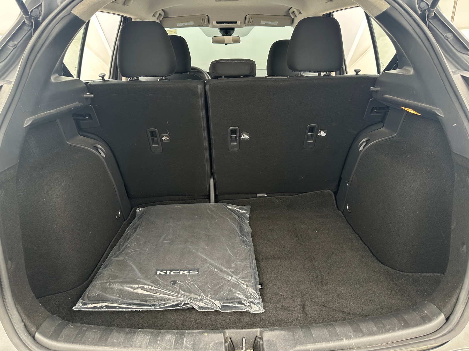 Thumbnail: 2022 Nissan Kicks - 7