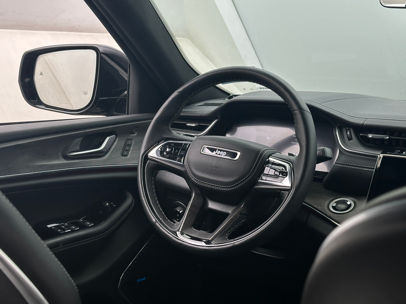 Thumbnail: 2023 Jeep Grand Cherokee - 4