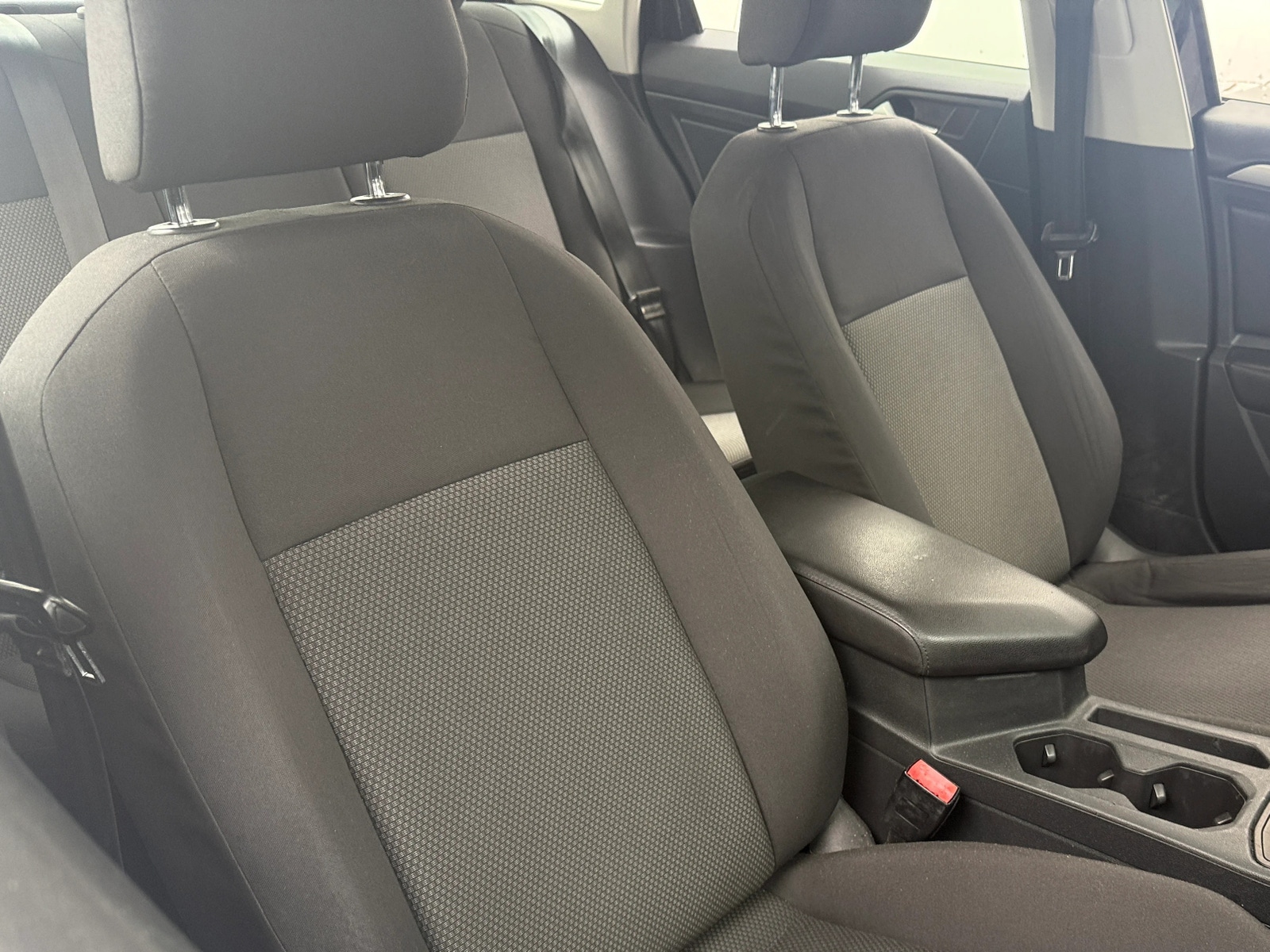 Thumbnail: 2019 Volkswagen Jetta - 2