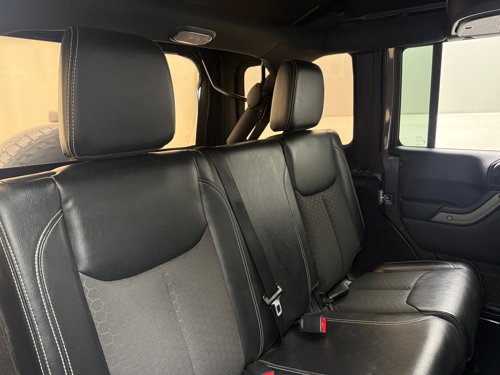 Thumbnail: 2016 Jeep Wrangler - 5