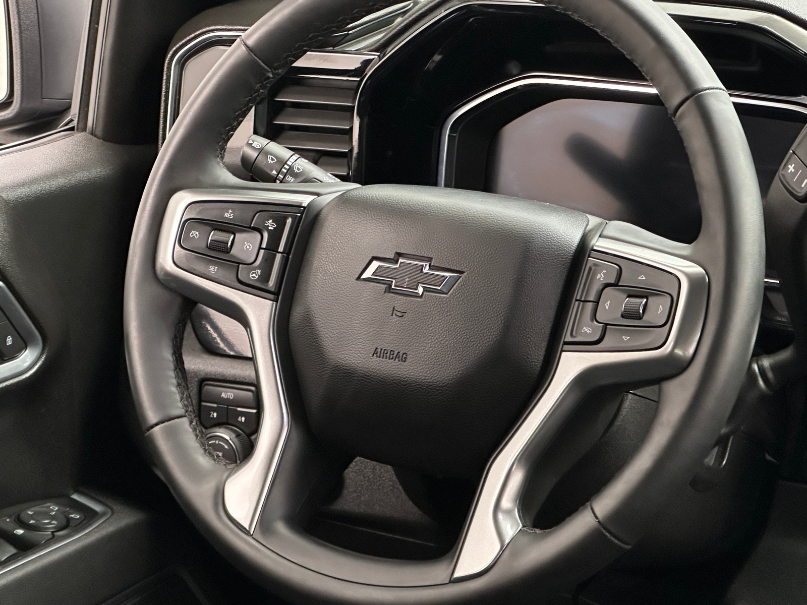 Thumbnail: 2026 Chevrolet Silverado 1500 - 5