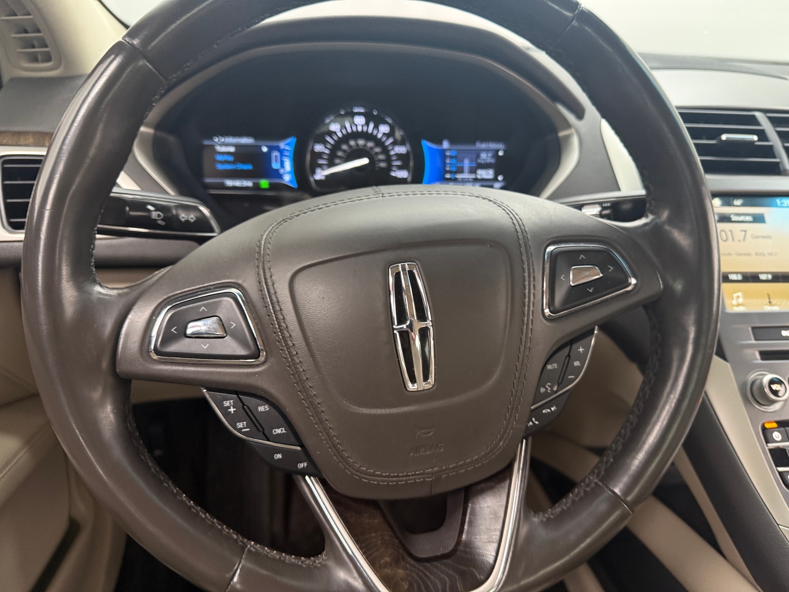 Thumbnail: 2017 Lincoln MKZ - 4