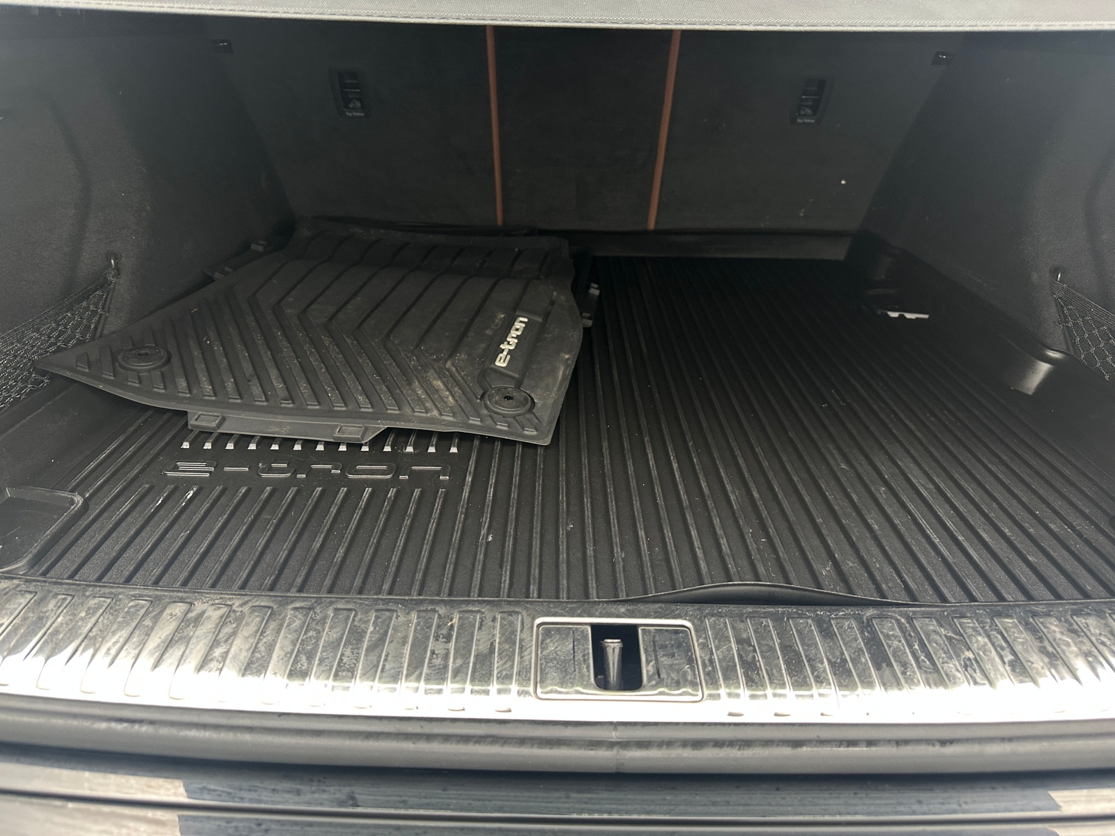 Thumbnail: 2022 Audi e-tron - 6