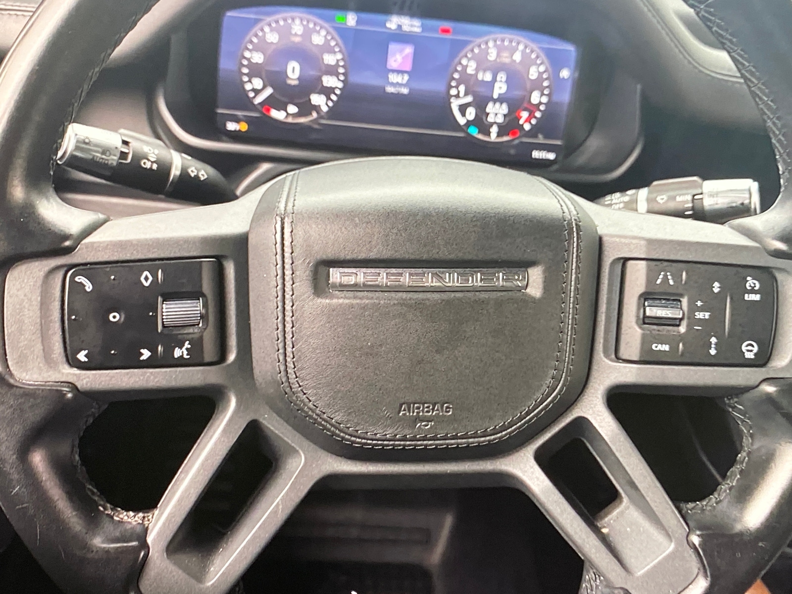 Thumbnail: 2022 Land Rover Defender - 4