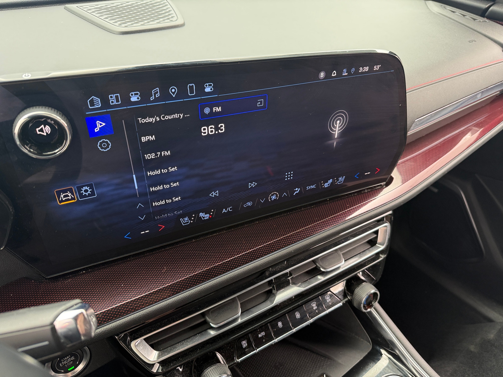 Thumbnail: 2024 Chevrolet Traverse - 3