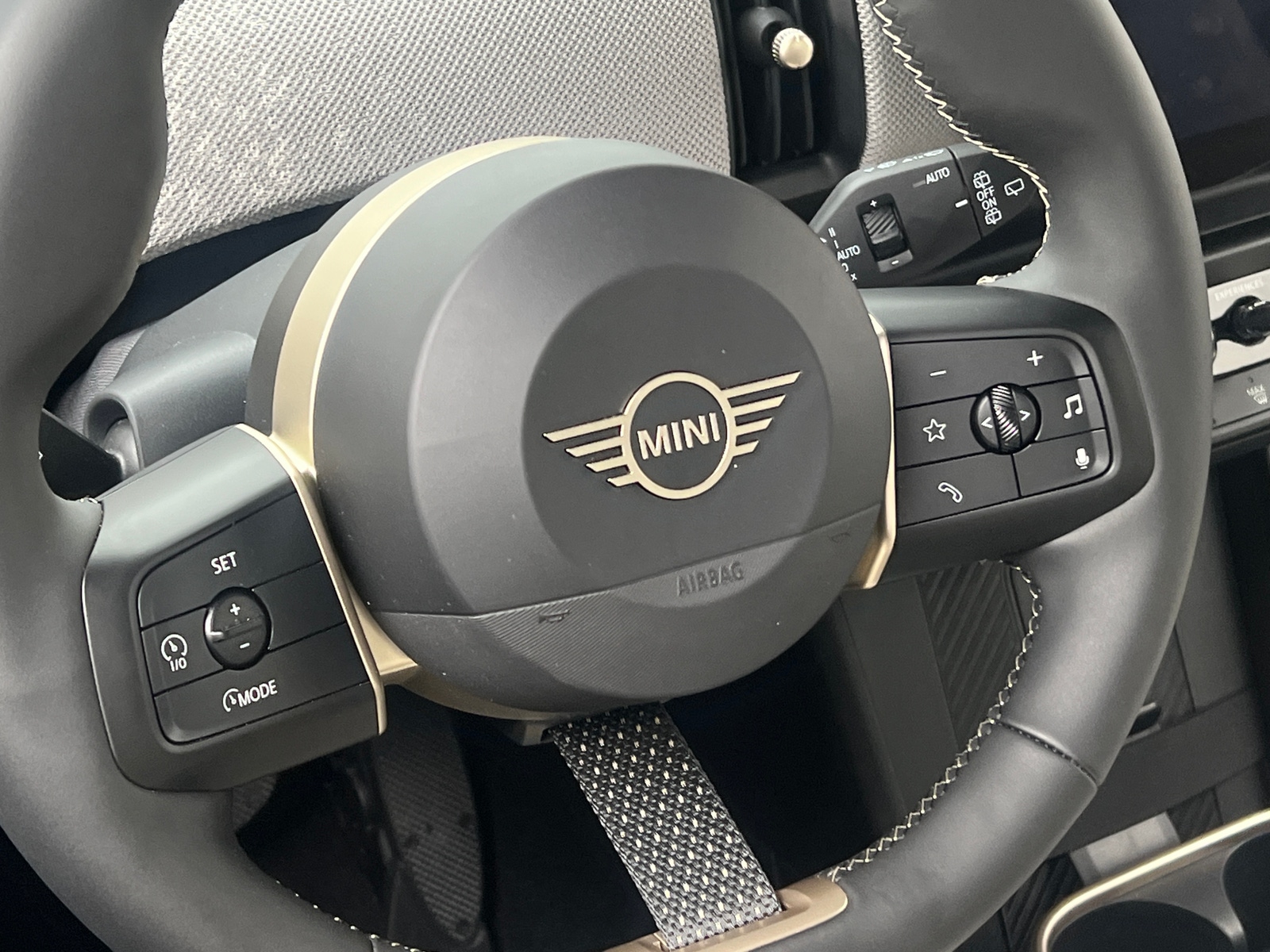 Thumbnail: 2025 MINI Cooper Hardtop - 4