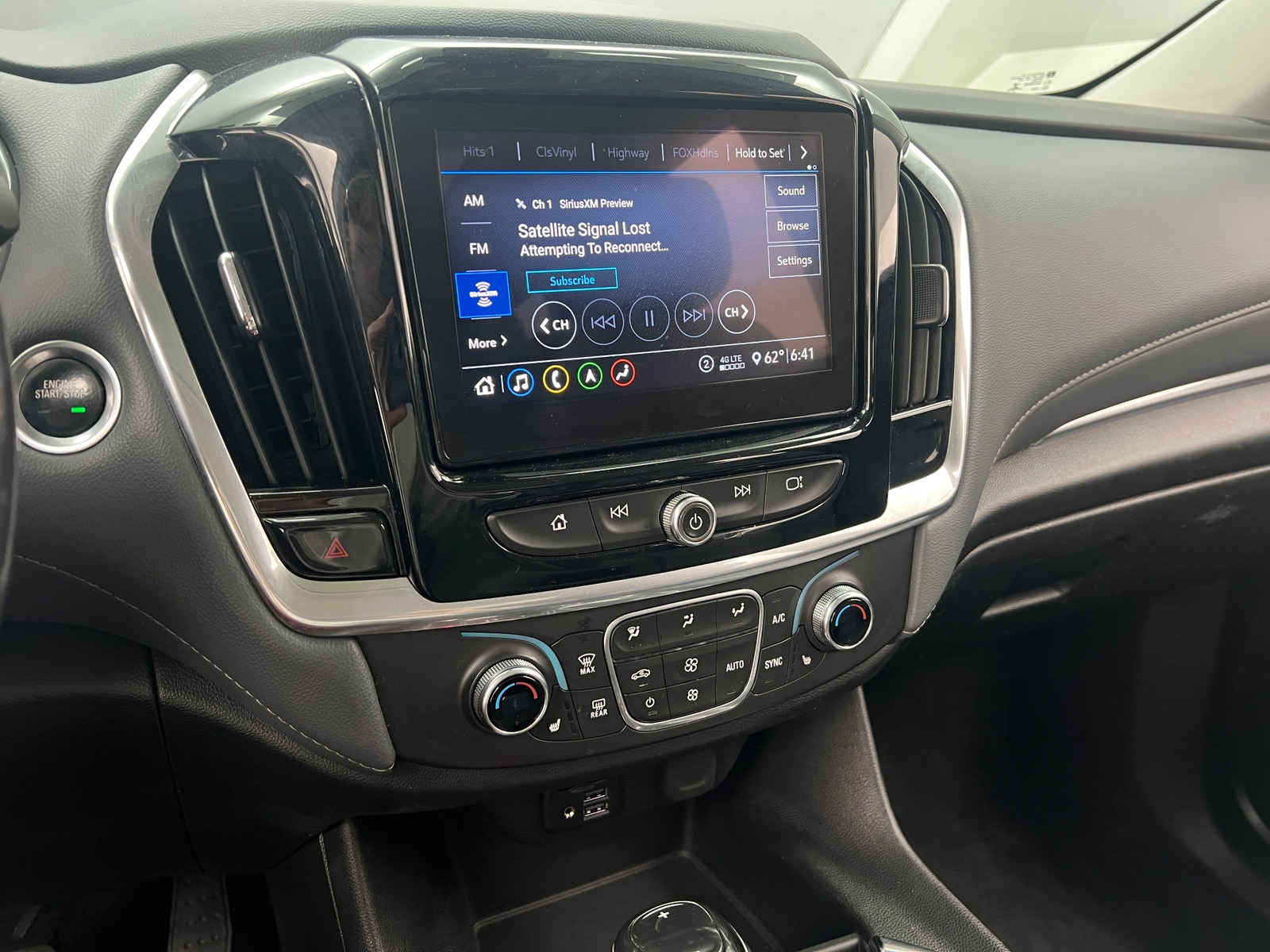 Thumbnail: 2020 Chevrolet Traverse - 3