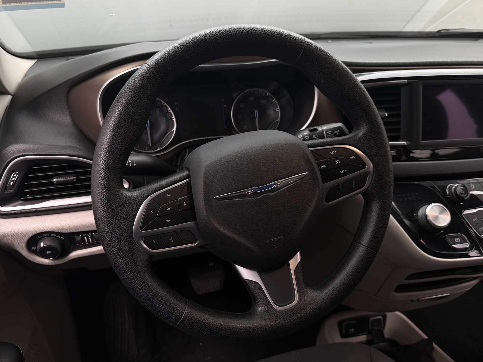 Thumbnail: 2019 Chrysler Pacifica - 5