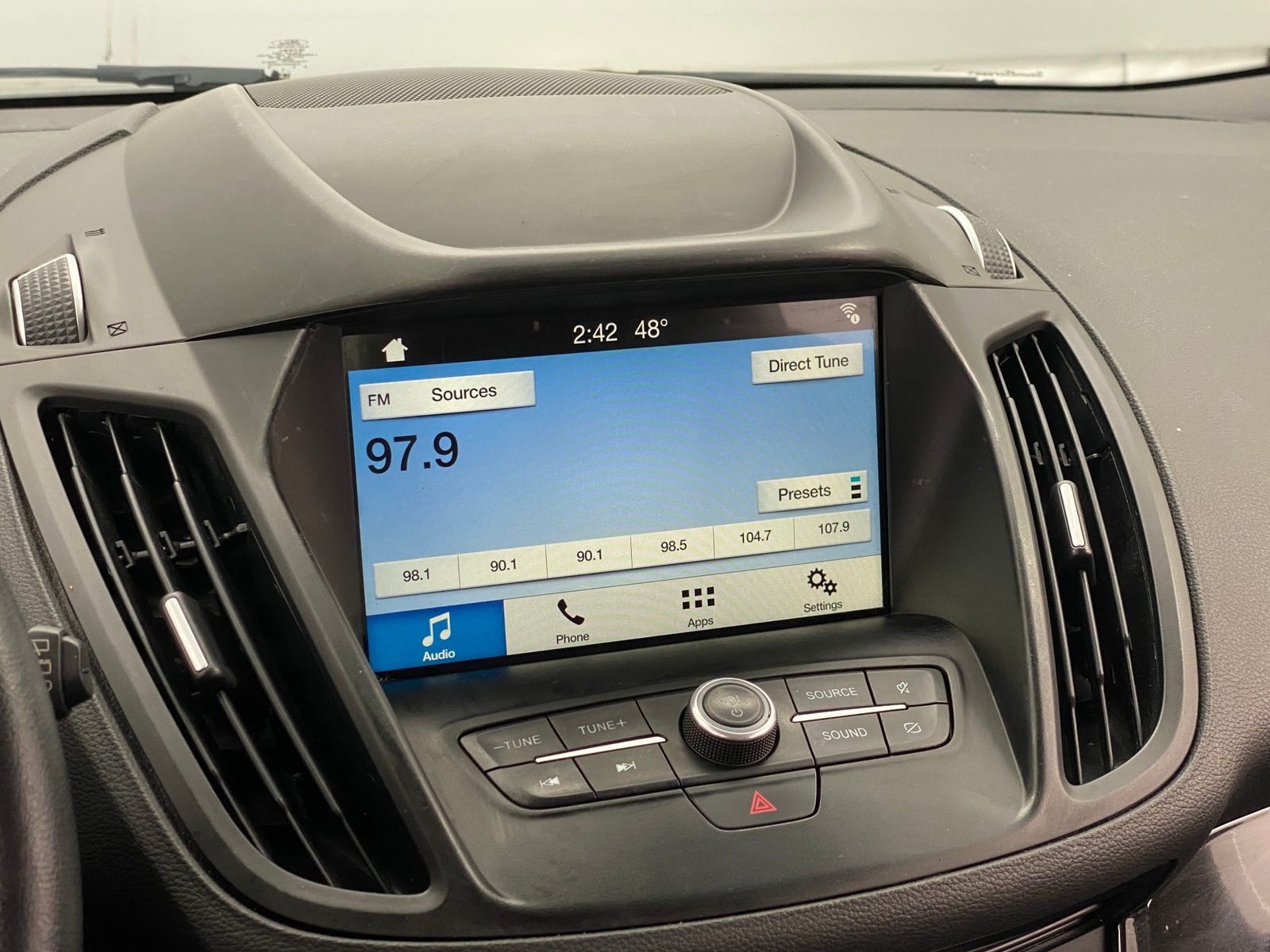 Thumbnail: 2019 Ford Escape - 3