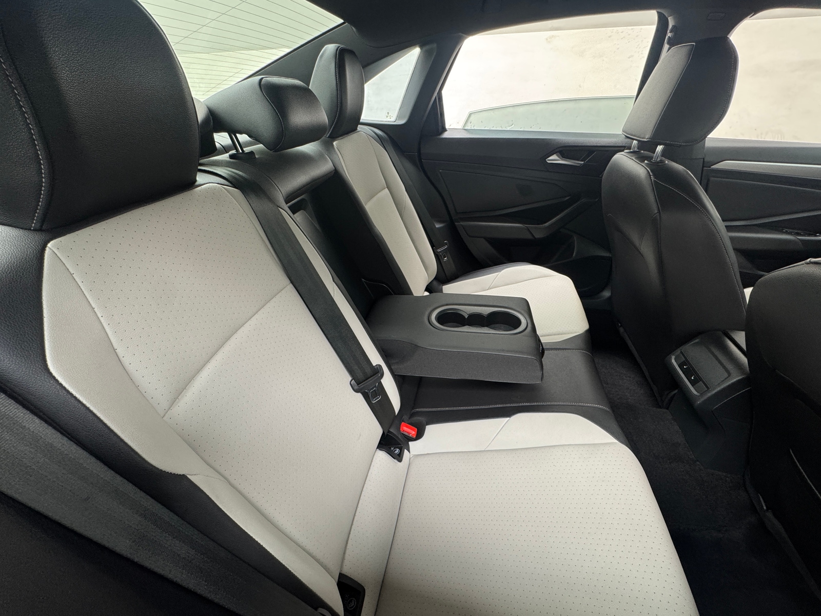 Thumbnail: 2021 Volkswagen Jetta - 6