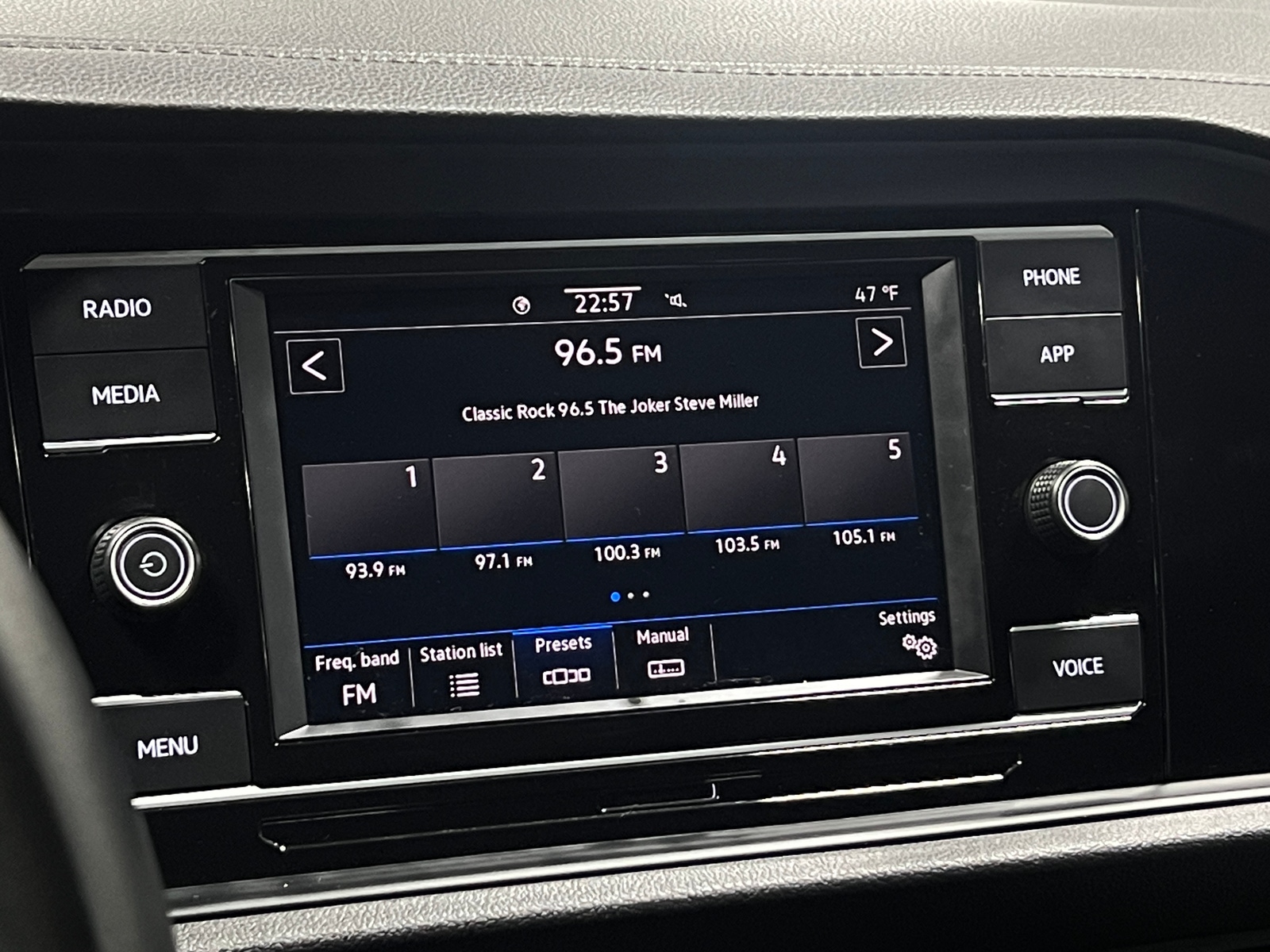 Thumbnail: 2021 Volkswagen Jetta - 4