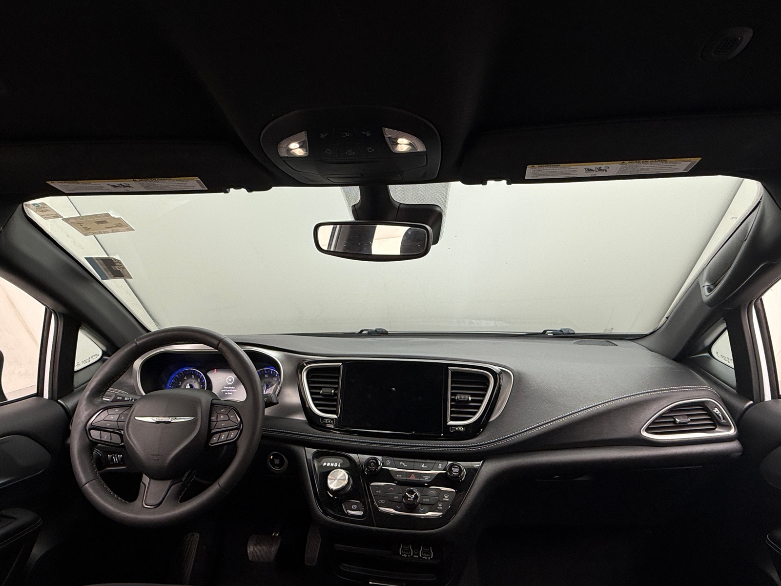 Thumbnail: 2023 Chrysler Pacifica - 3