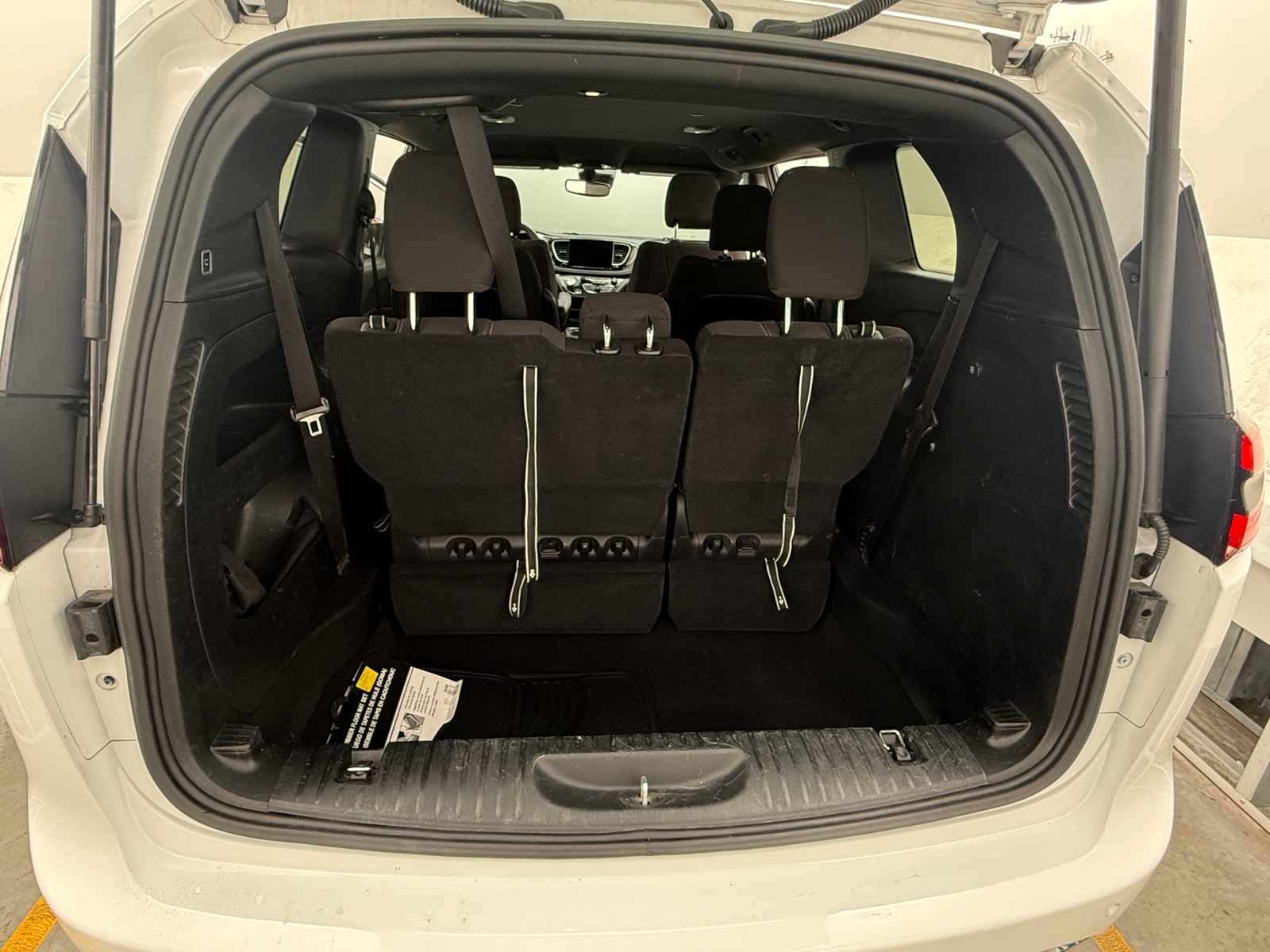 Thumbnail: 2023 Chrysler Pacifica - 7