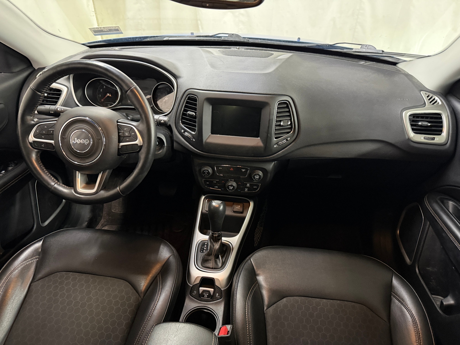 Thumbnail: 2018 Jeep Compass - 3