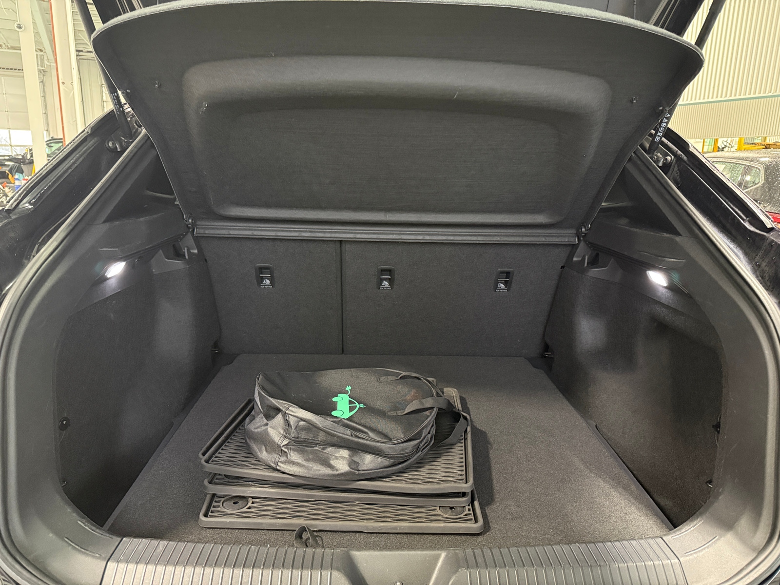 Thumbnail: 2023 Volkswagen ID.4 - 7