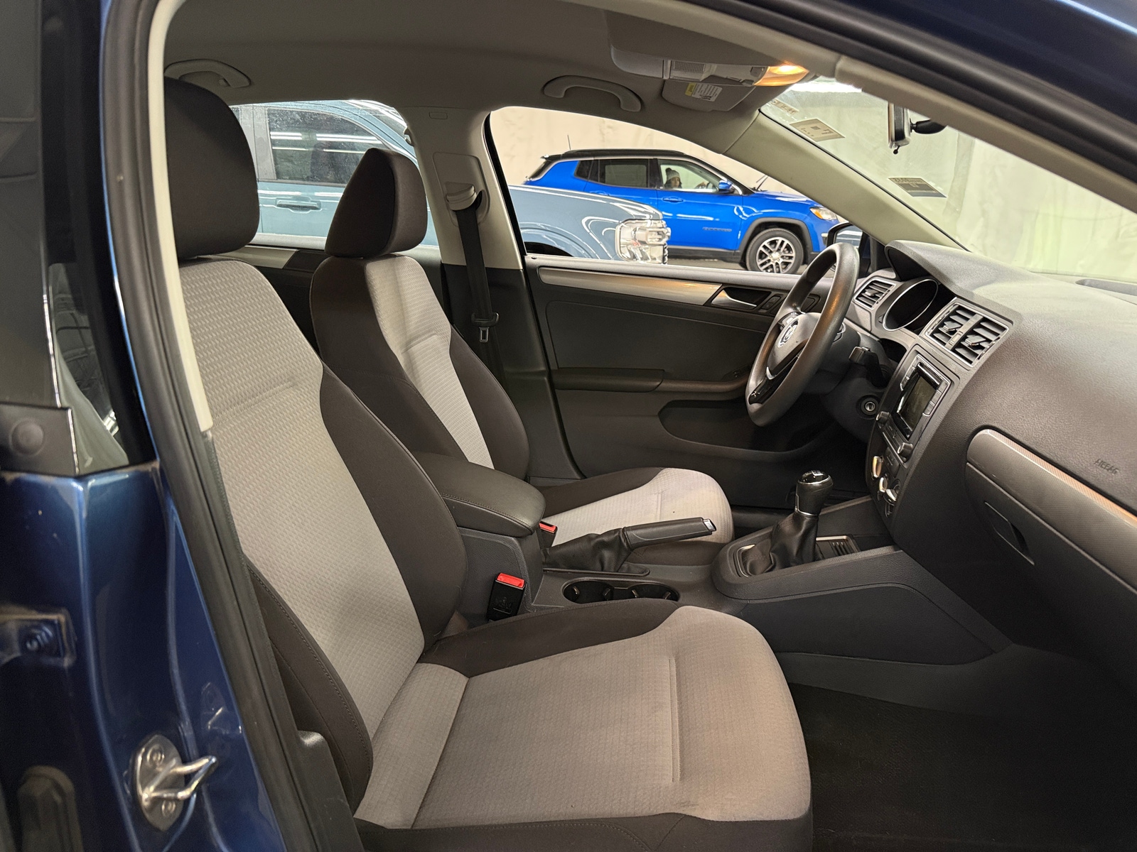 Thumbnail: 2017 Volkswagen Jetta - 2