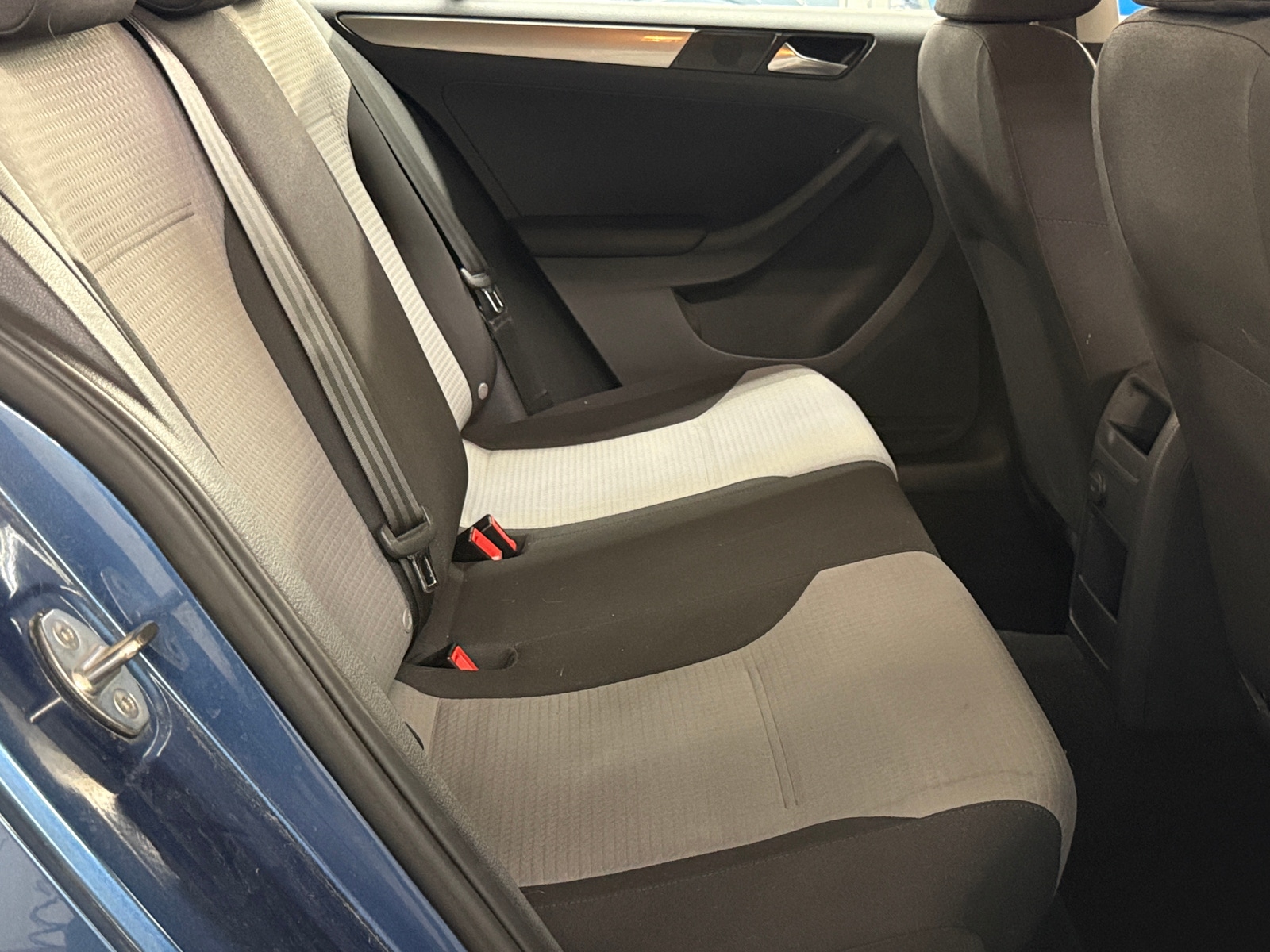 Thumbnail: 2017 Volkswagen Jetta - 6