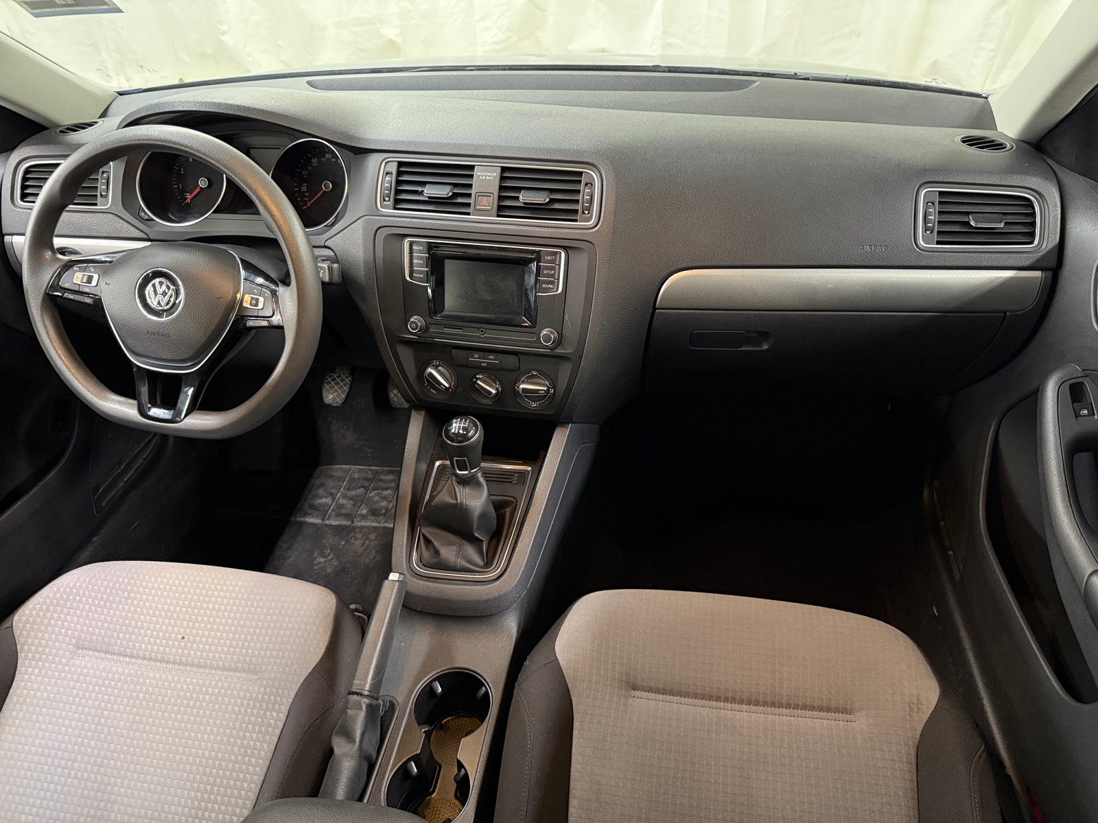 Thumbnail: 2017 Volkswagen Jetta - 3