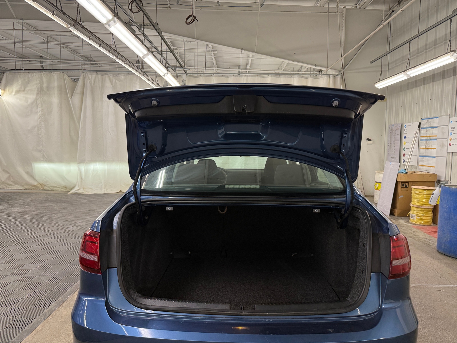 Thumbnail: 2017 Volkswagen Jetta - 7