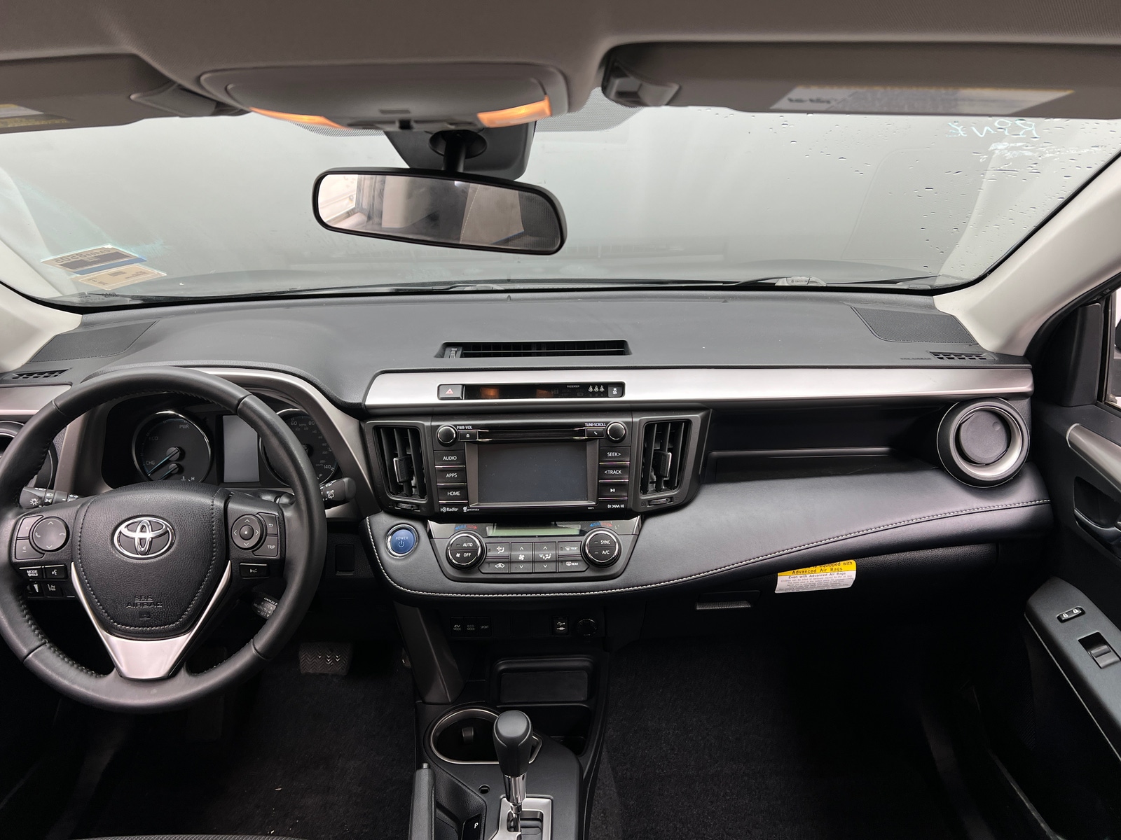 Thumbnail: 2018 Toyota RAV4 - 3