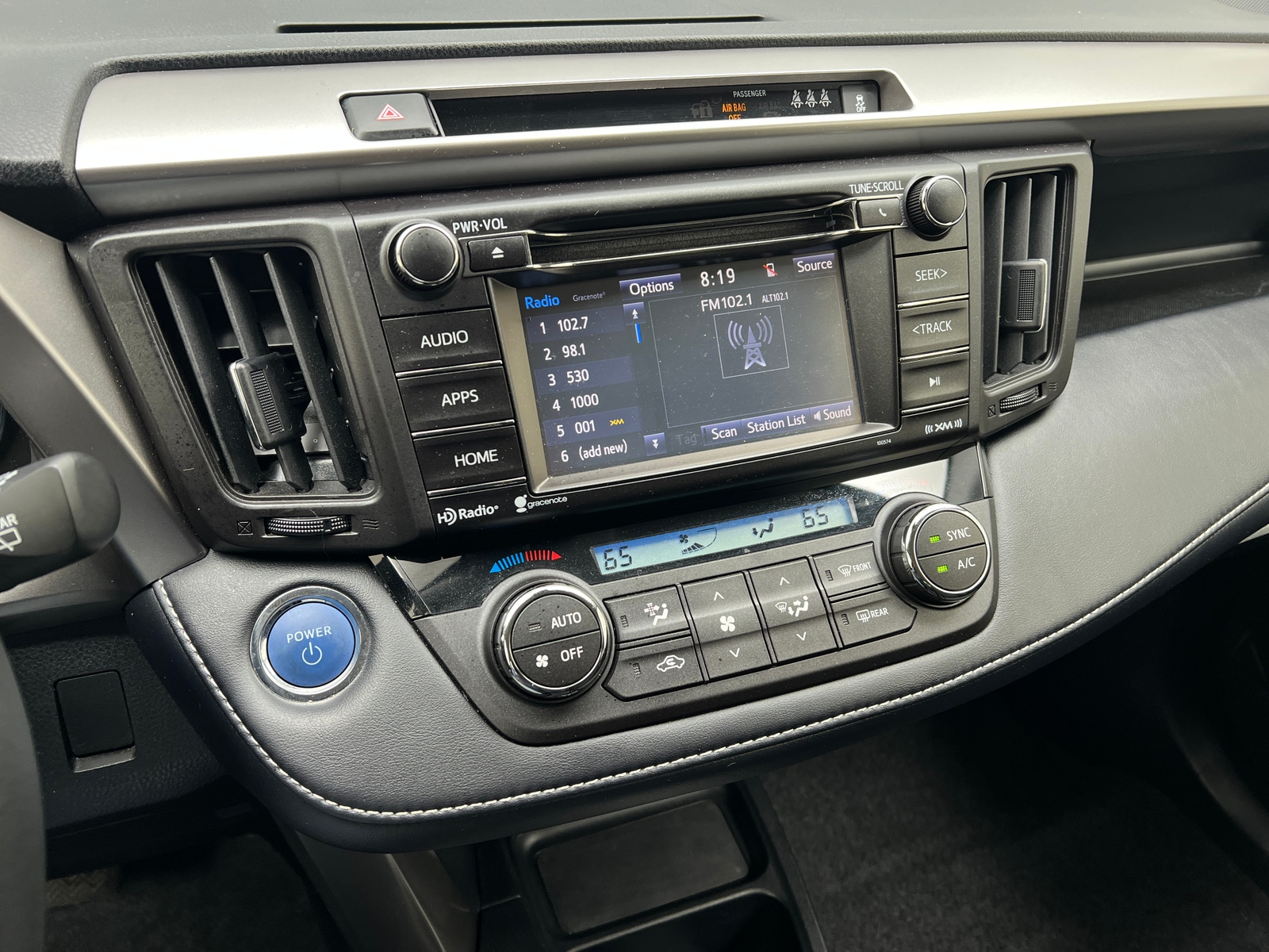 Thumbnail: 2018 Toyota RAV4 - 4