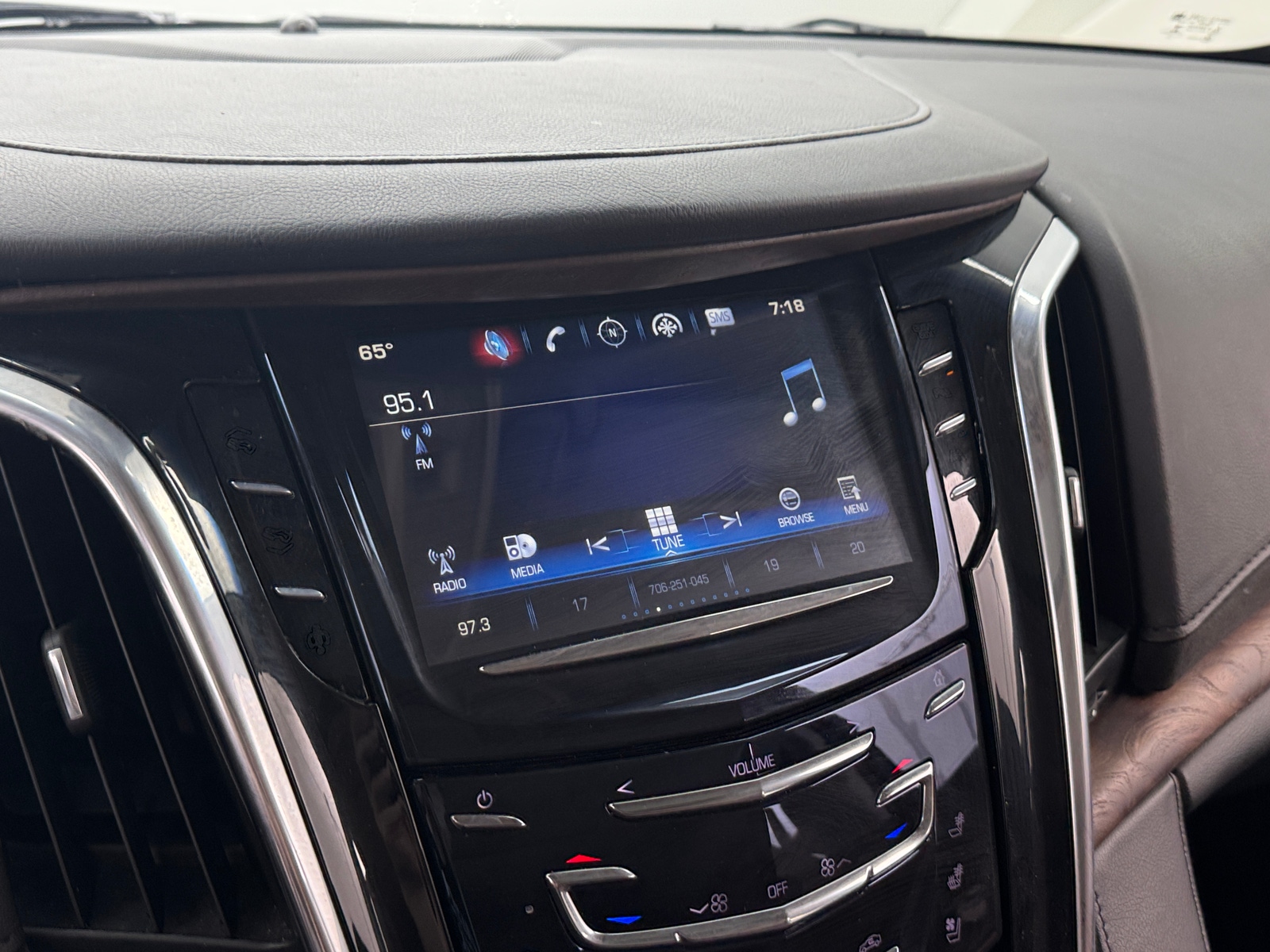 Thumbnail: 2016 Cadillac Escalade - 3