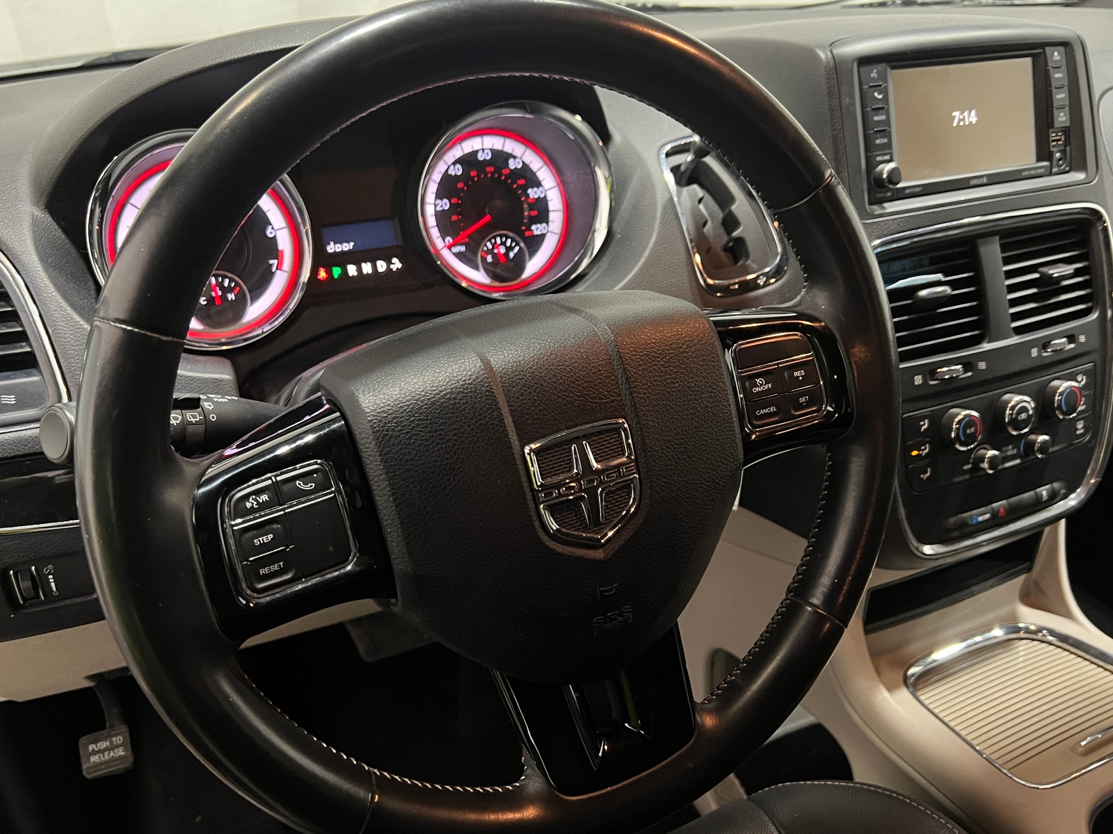 Thumbnail: 2018 Dodge Grand Caravan - 4