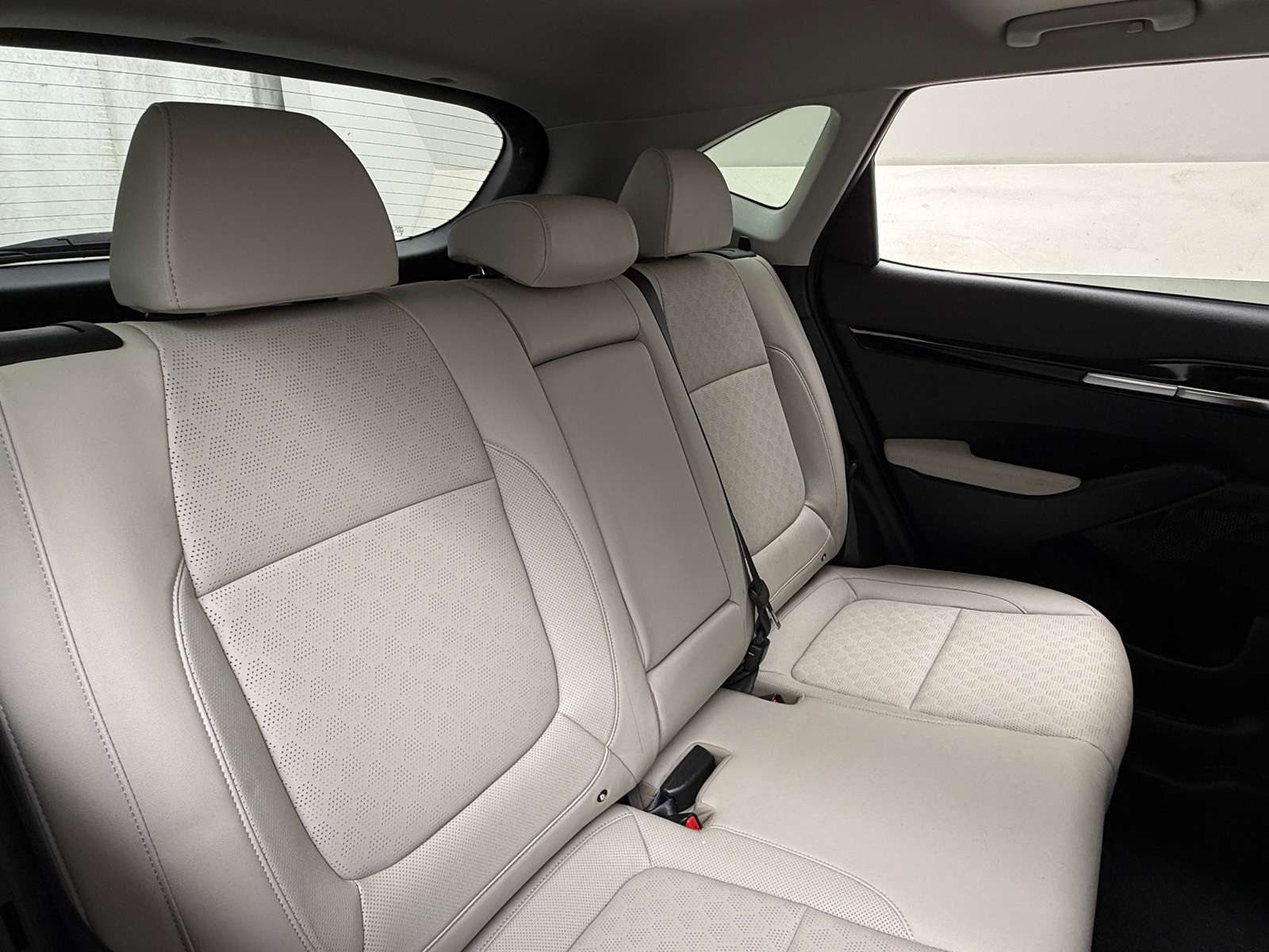 Thumbnail: 2023 Kia Seltos - 5