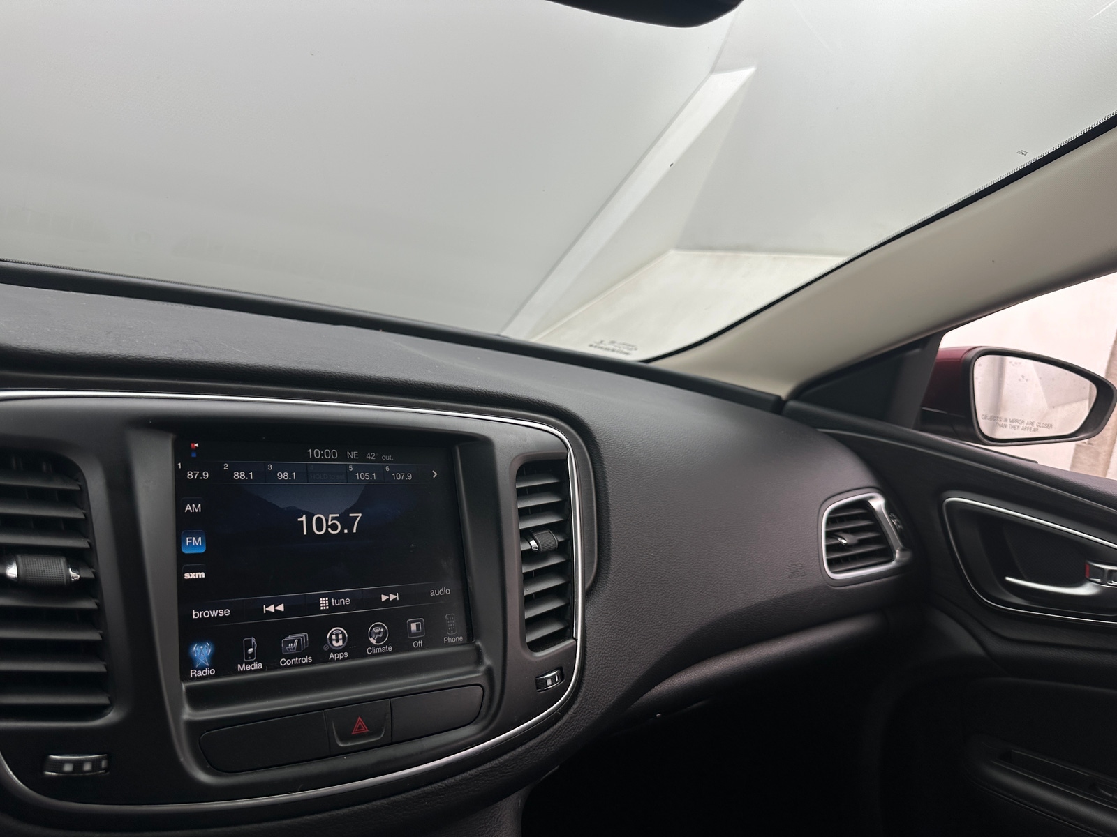 Thumbnail: 2016 Chrysler 200 - 3