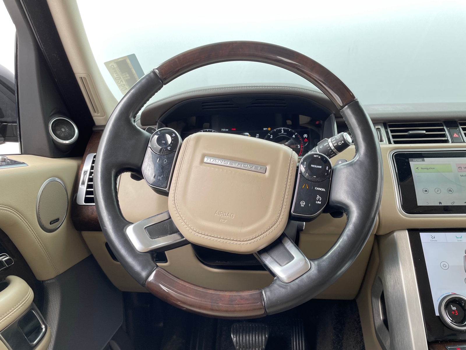 Thumbnail: 2018 Land Rover Range Rover - 4