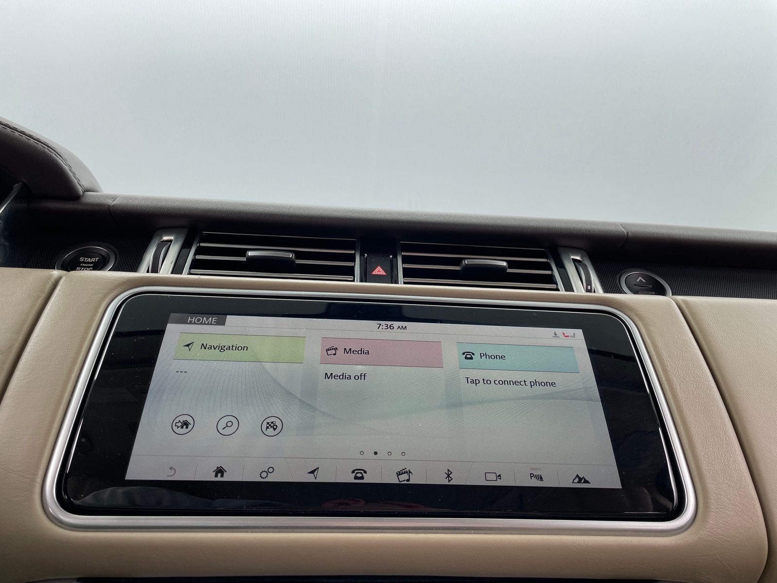 Thumbnail: 2018 Land Rover Range Rover - 3