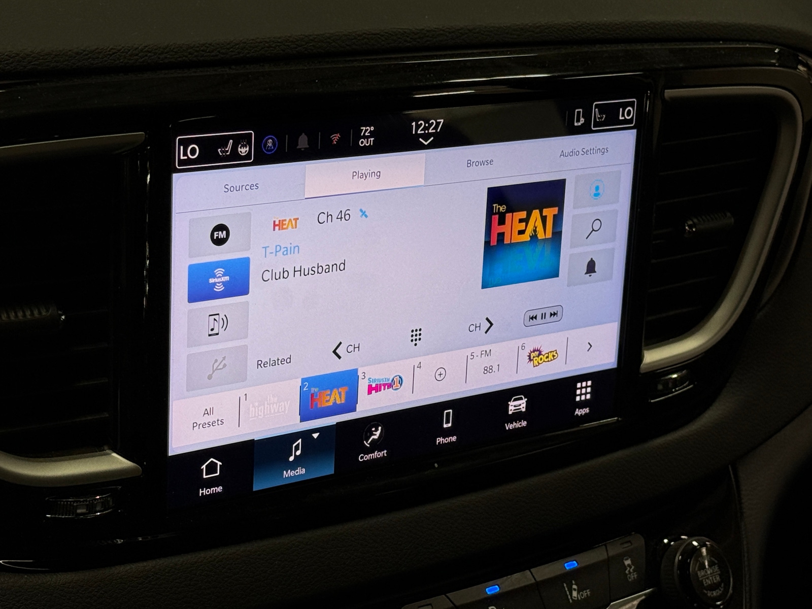 Thumbnail: 2025 Chrysler Pacifica - 3