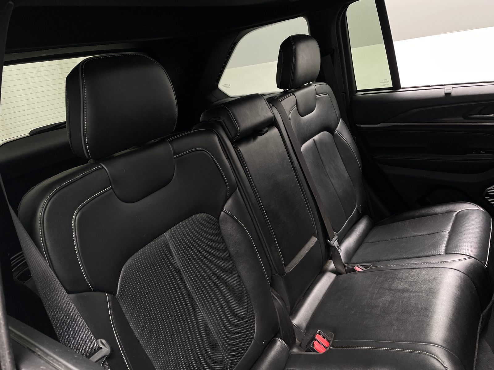 Thumbnail: 2022 Jeep Grand Cherokee - 5